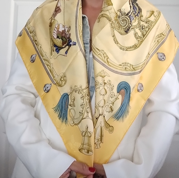 Hermes J Abadie Plumes et Grelots Silk Scarf - Picture 3 of 17